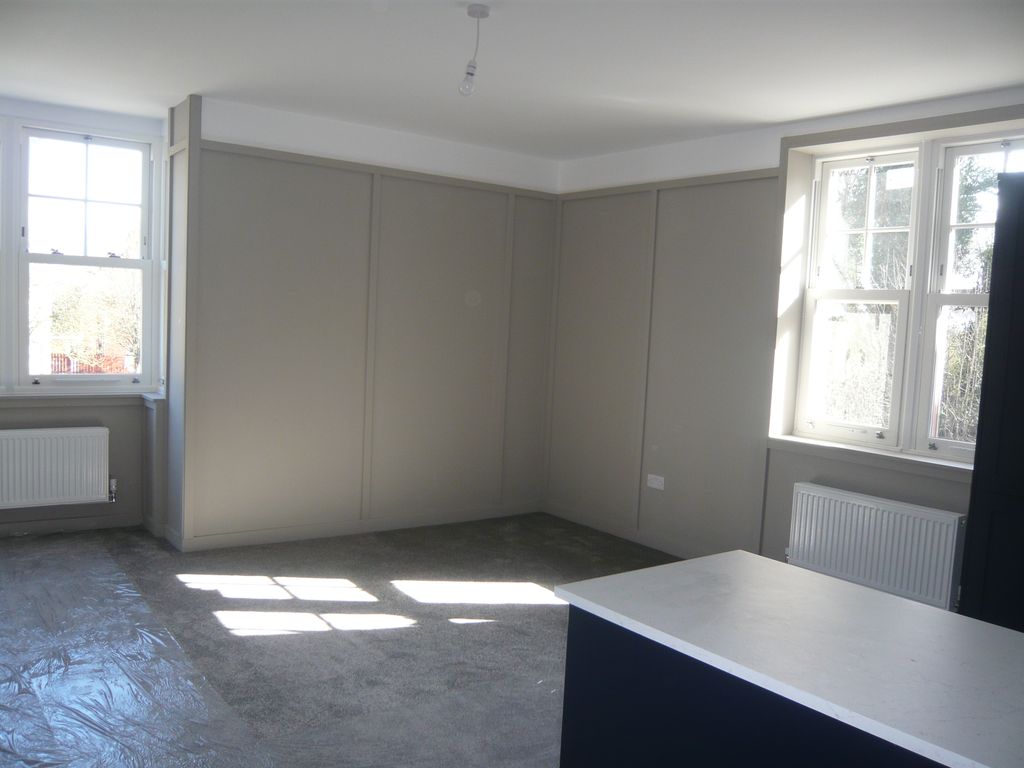 Property photo 3 of 7 Living Room
