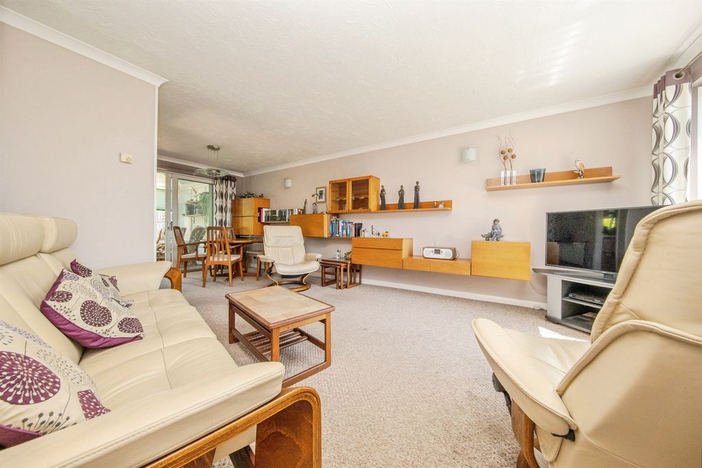 Property photo 3 of 17