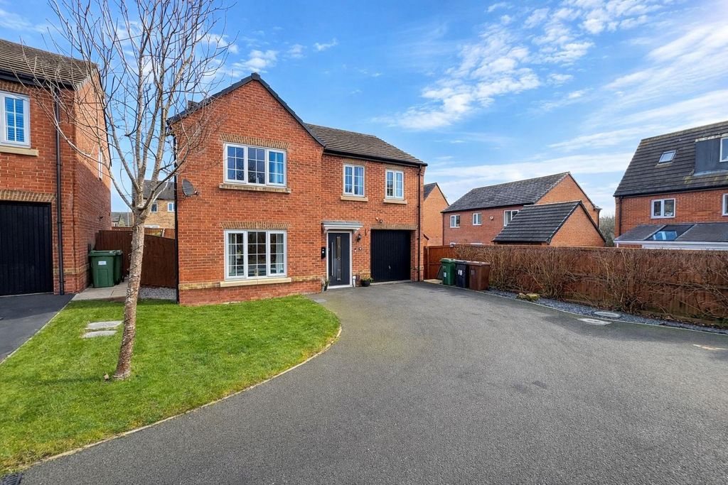 Property photo 1 of 16 Front