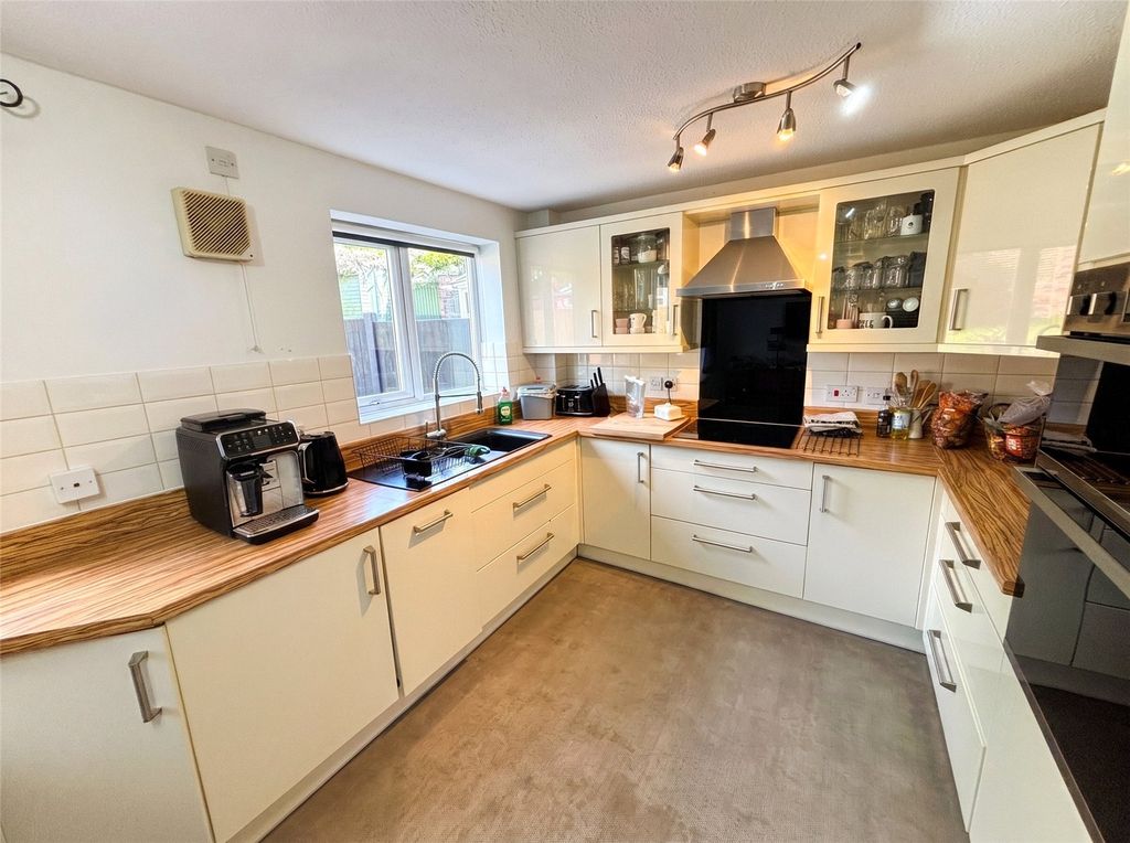 Property photo 3 of 9 Picture No. 34