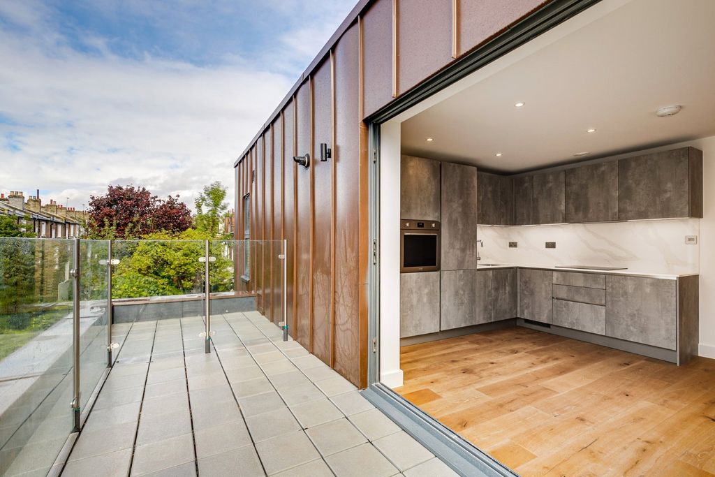 Property photo 2 of 12 Picture No. 03