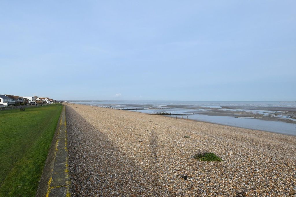 Property photo 2 of 14 Tower Court New Externals (5).Jpg