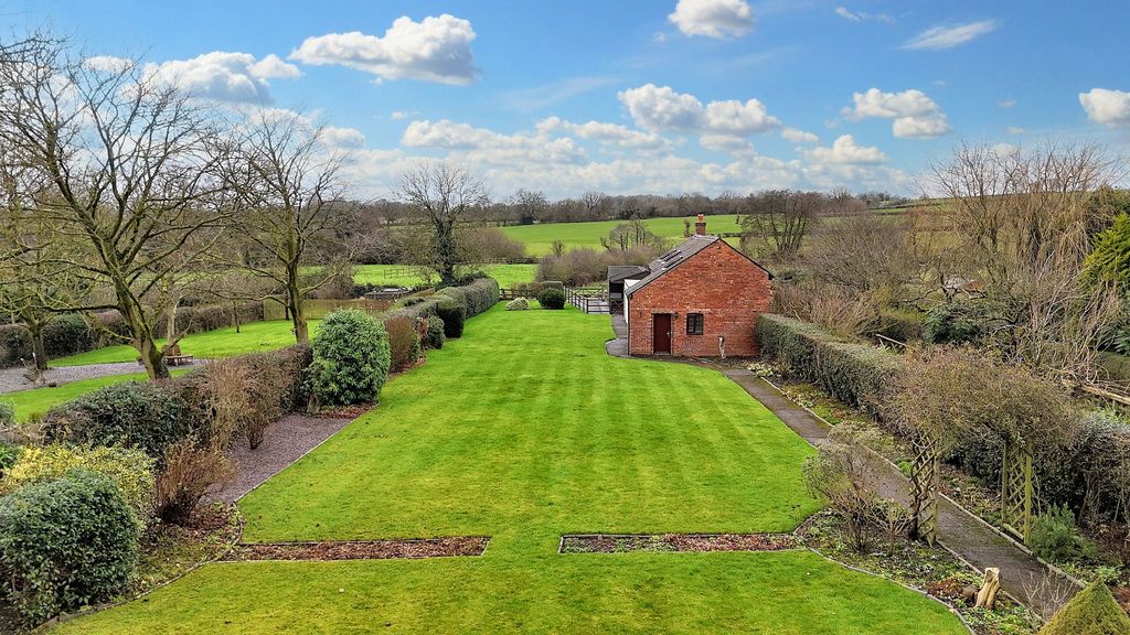 Property photo 3 of 33