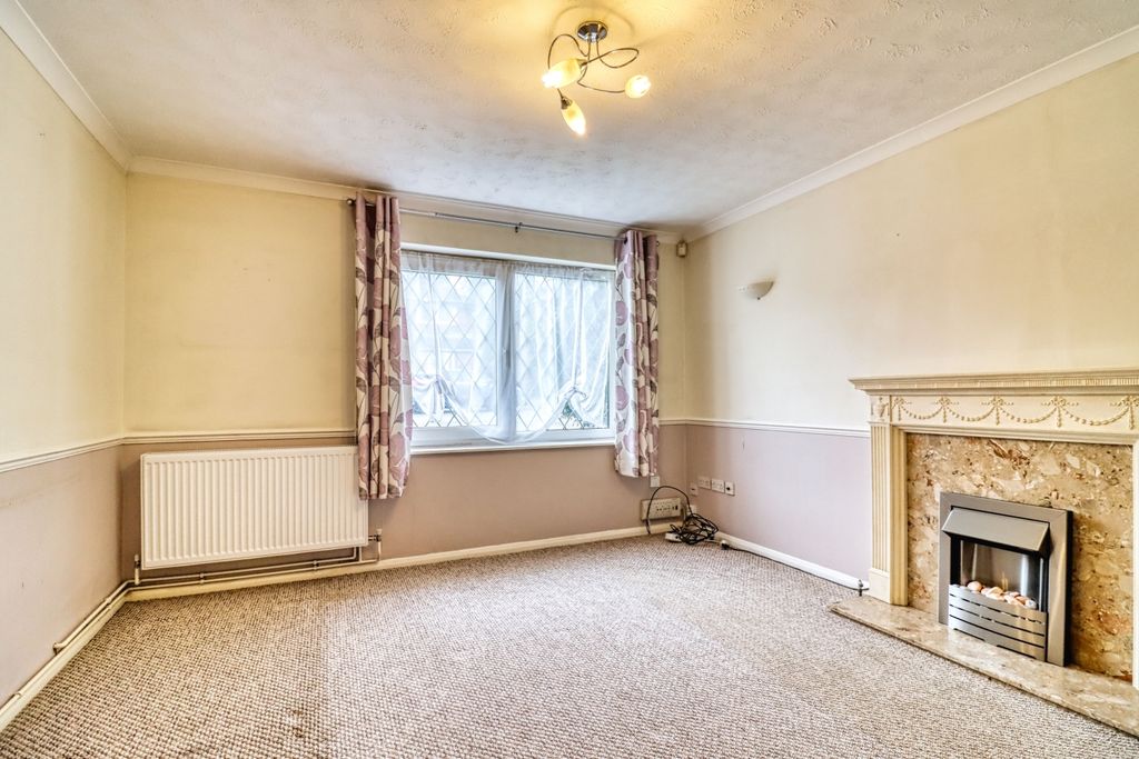 Property photo 2 of 29 Lounge