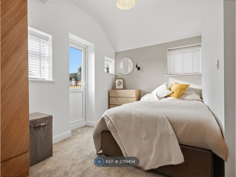 Property photo 1 of 27