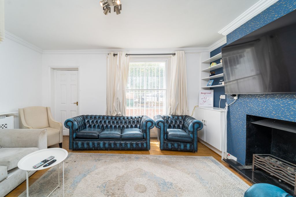 Property photo 3 of 17