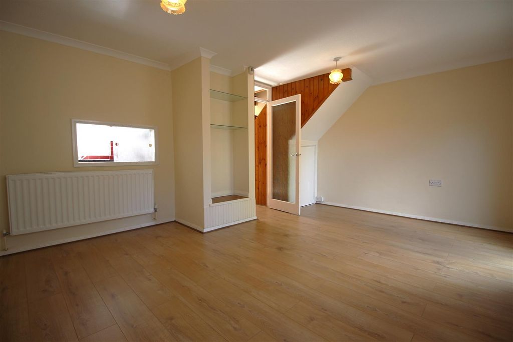 Property photo 2 of 8 Picture 2