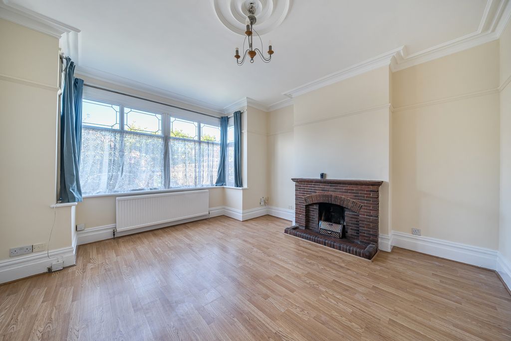Property photo 2 of 16 Picture No. 21