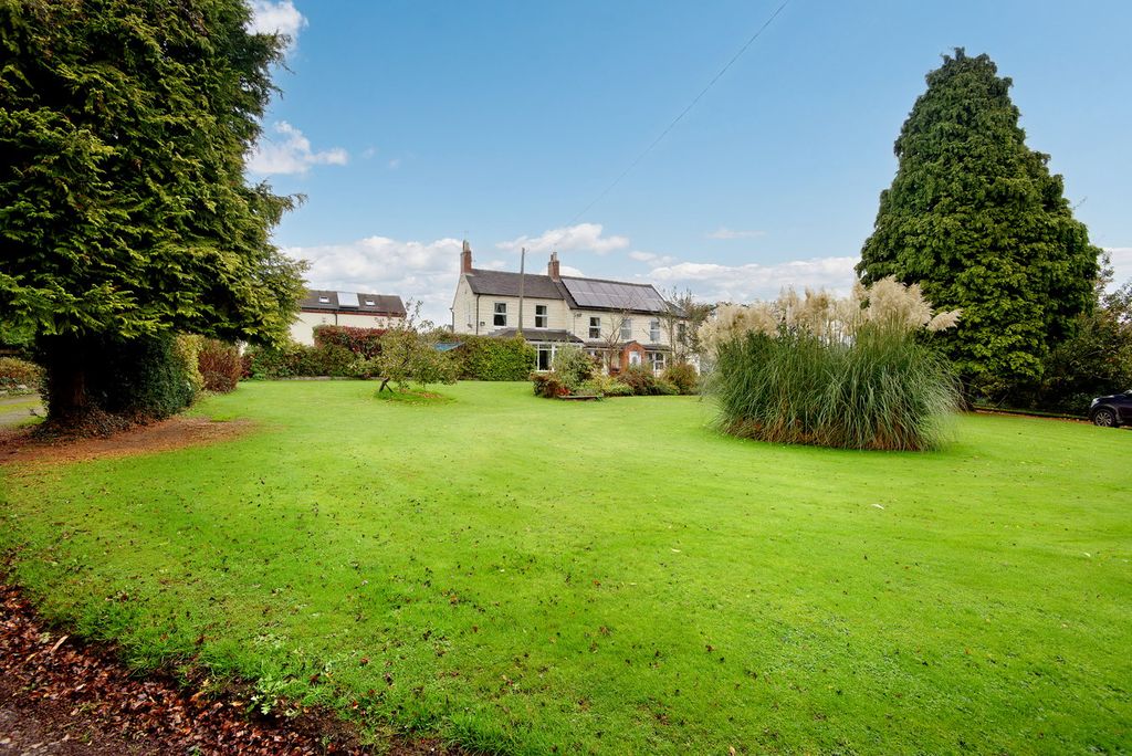 Property photo 1 of 31