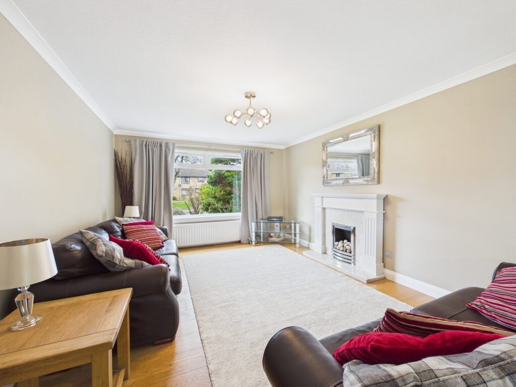 Property photo 2 of 27