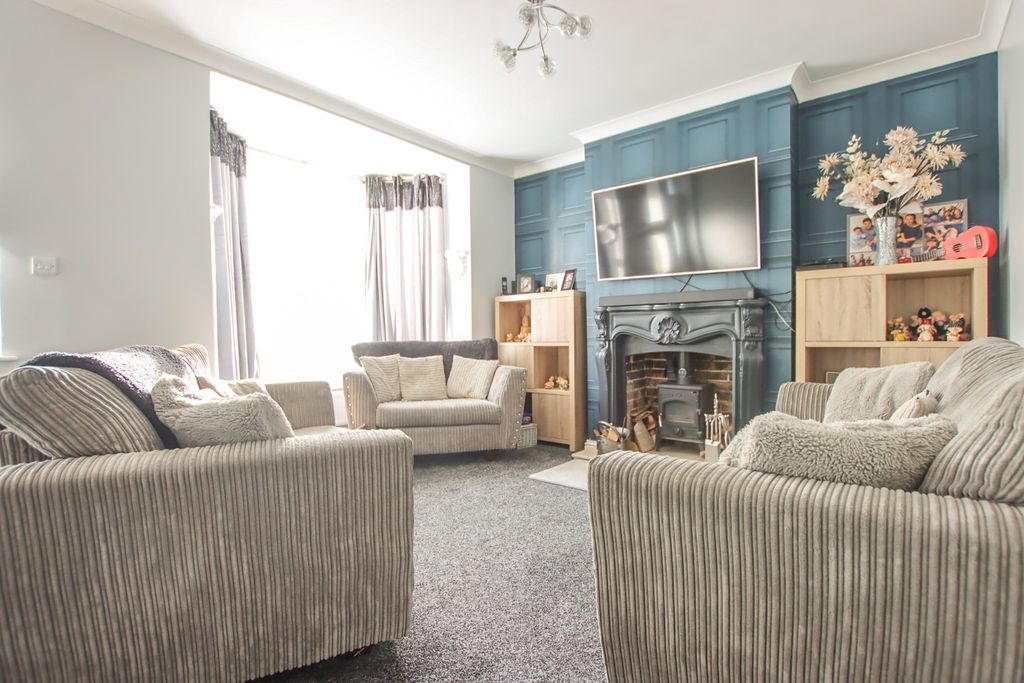 Property photo 3 of 17 2966257