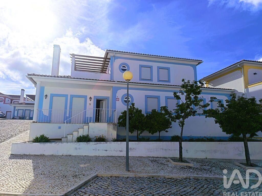 Property photo 2 of 40