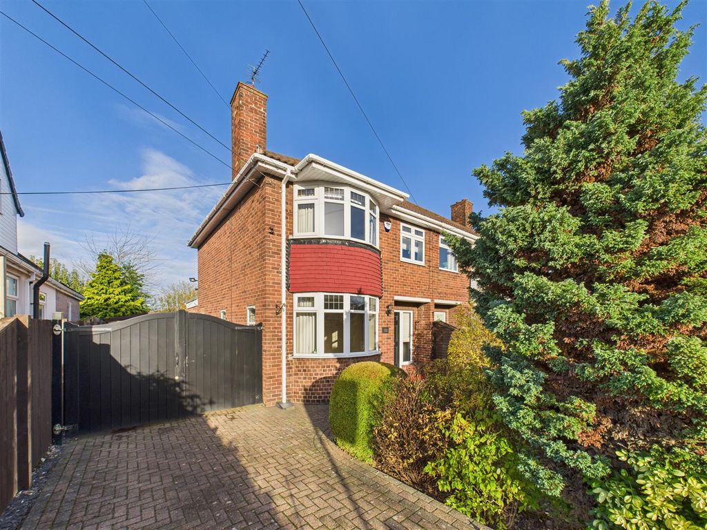 Property photo 1 of 17 Cam03486G0-Pr0202-Still019.Jpg