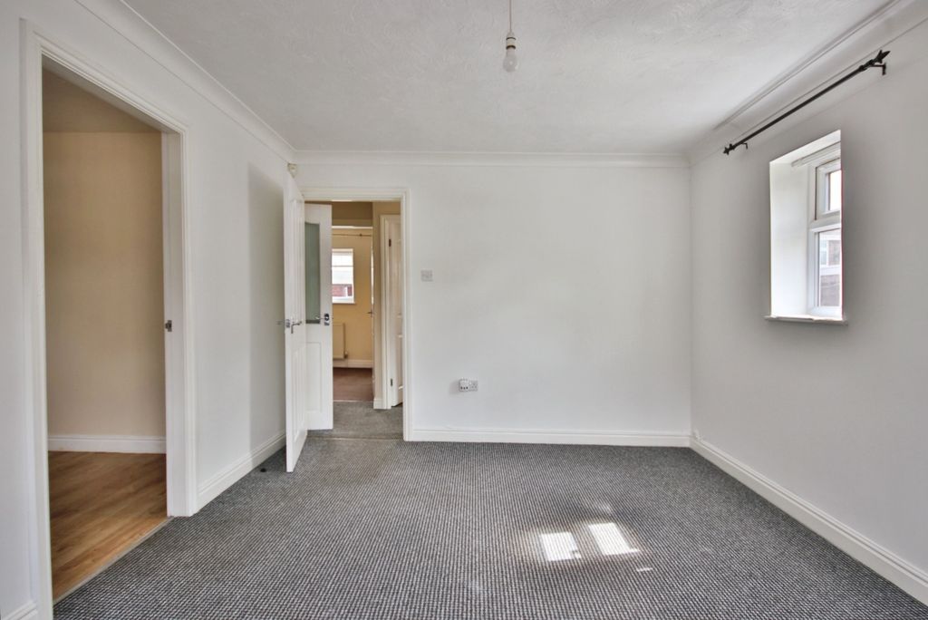 Property photo 2 of 16 4278365
