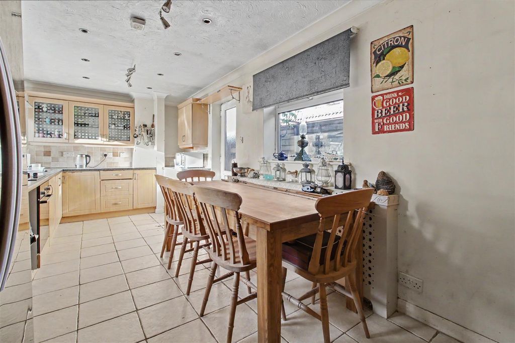 Property photo 2 of 26 Kitchen