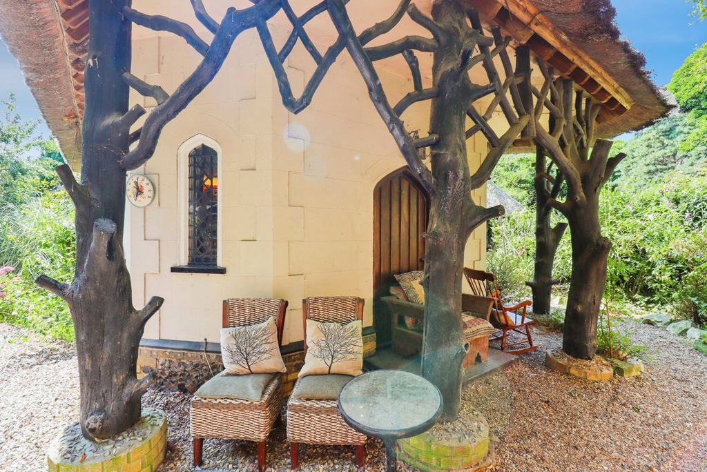 Property photo 2 of 16 Pbox-Img.Jpg