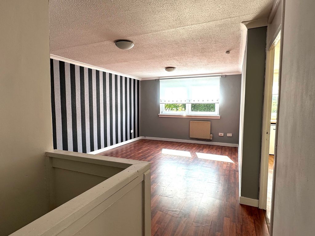 Property photo 3 of 10 Lounge