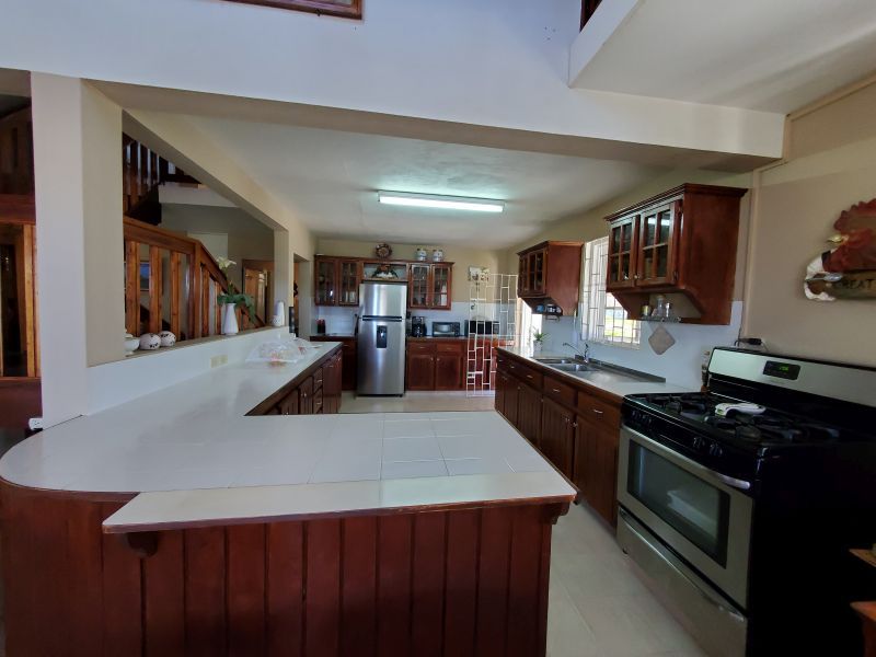 Property photo 2 of 22
