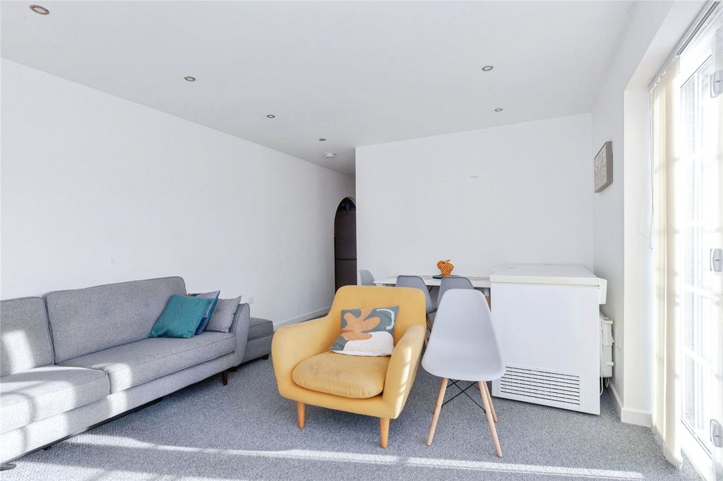 Property photo 3 of 18 Picture No. 21