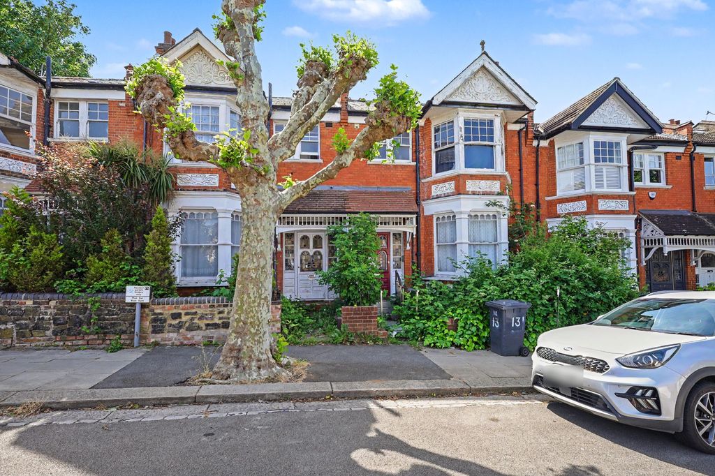 Property photo 1 of 19 15 Netherfield Road, London N12 8Dp