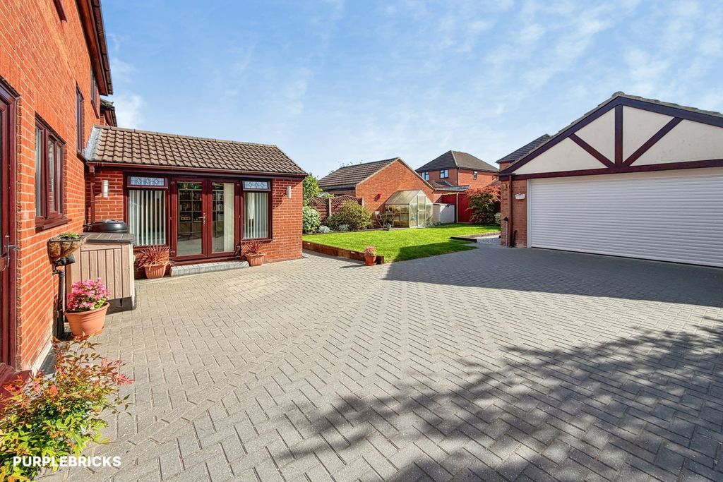 Property photo 2 of 30
