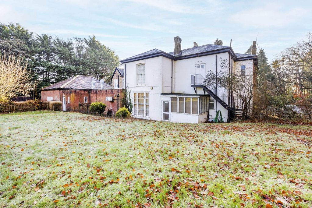 Property photo 3 of 11