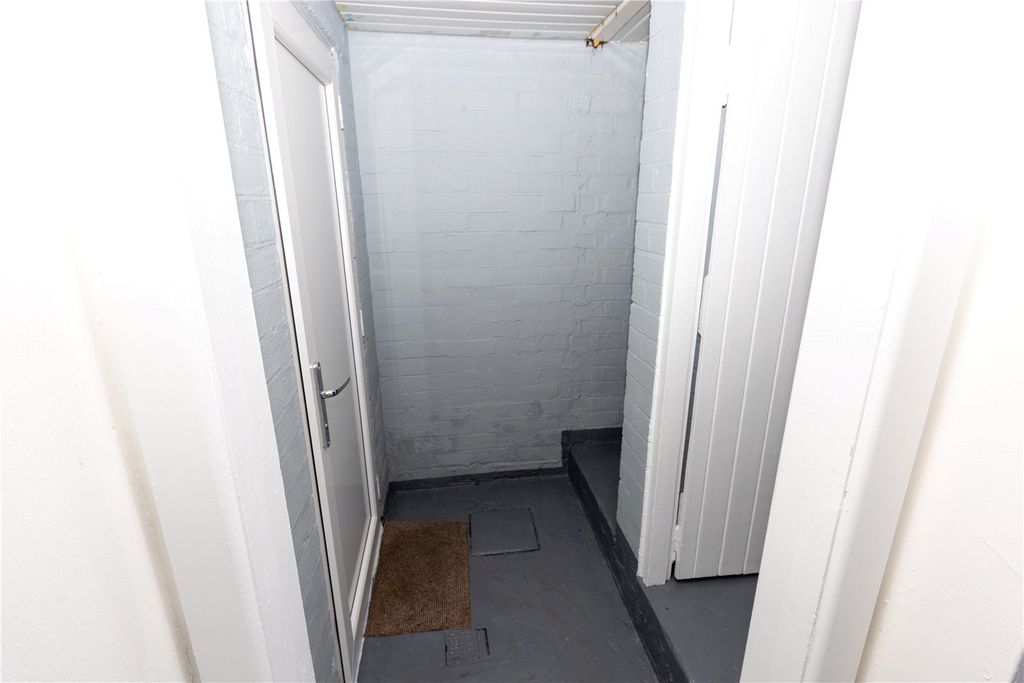 Property photo 3 of 21 Picture No. 02