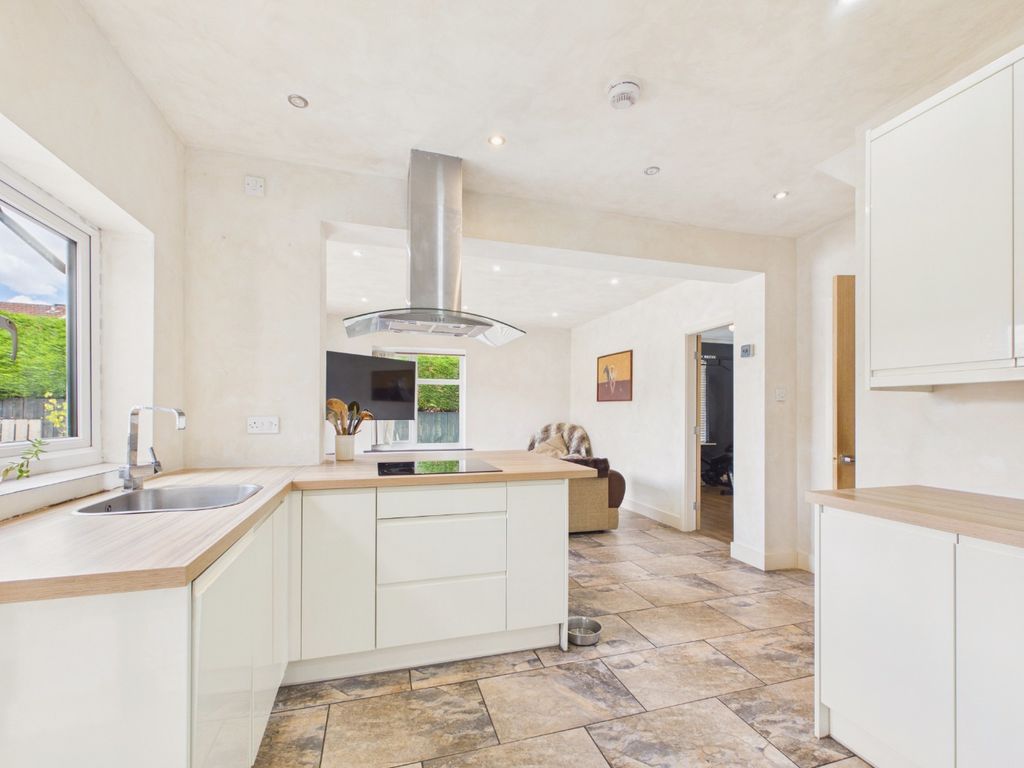 Property photo 2 of 22 5240265