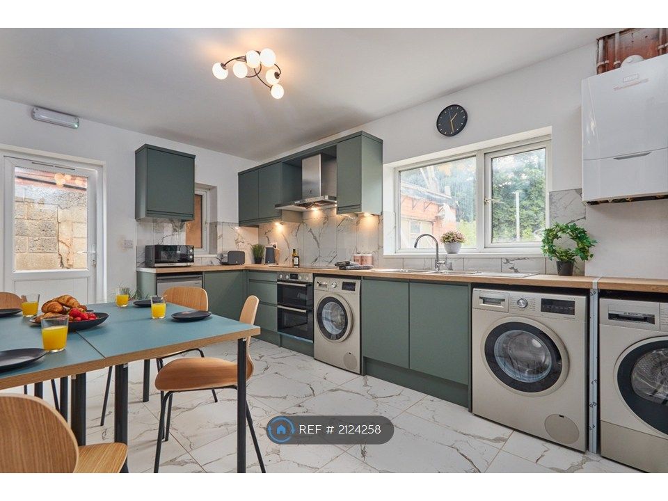 Property photo 3 of 7 Similar Kitchen Looks; From Example Property