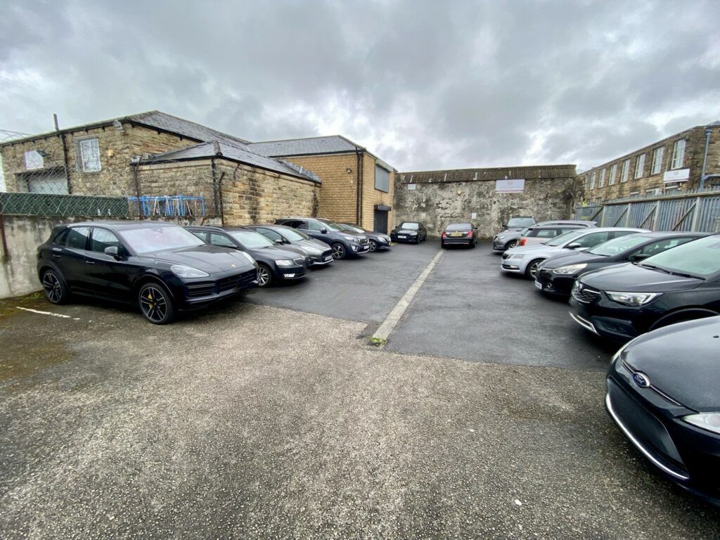 Property photo 2 of 9
