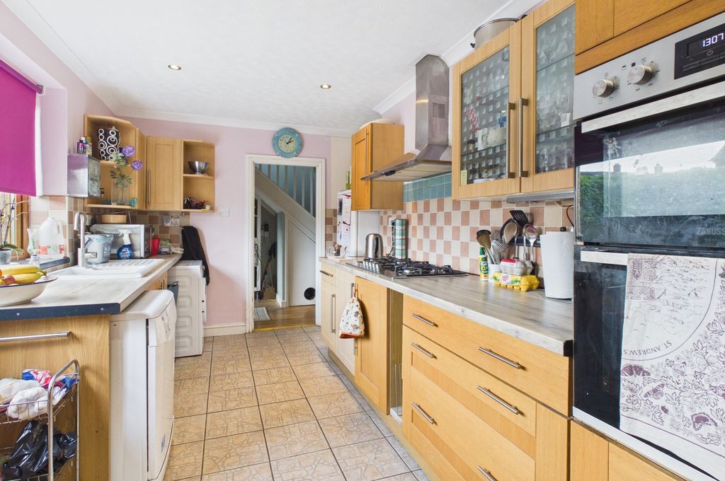 Property photo 3 of 23 Cam02519G0-Pr0450-Still004