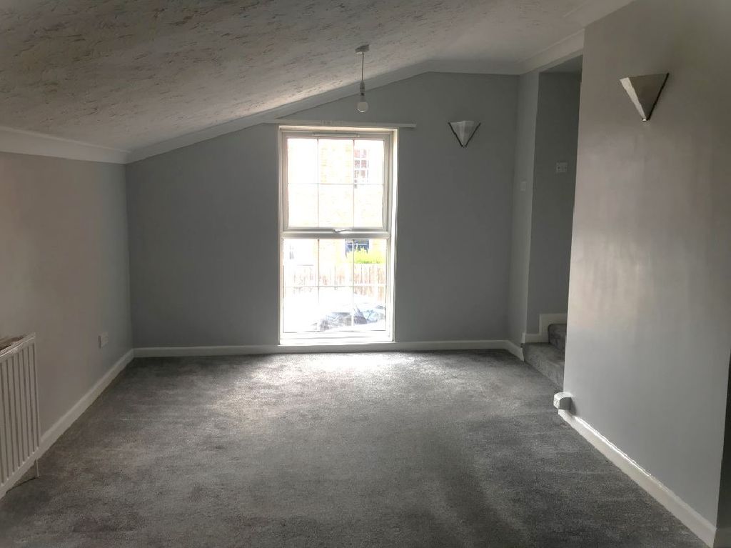 Property photo 3 of 5 Sitting Room 