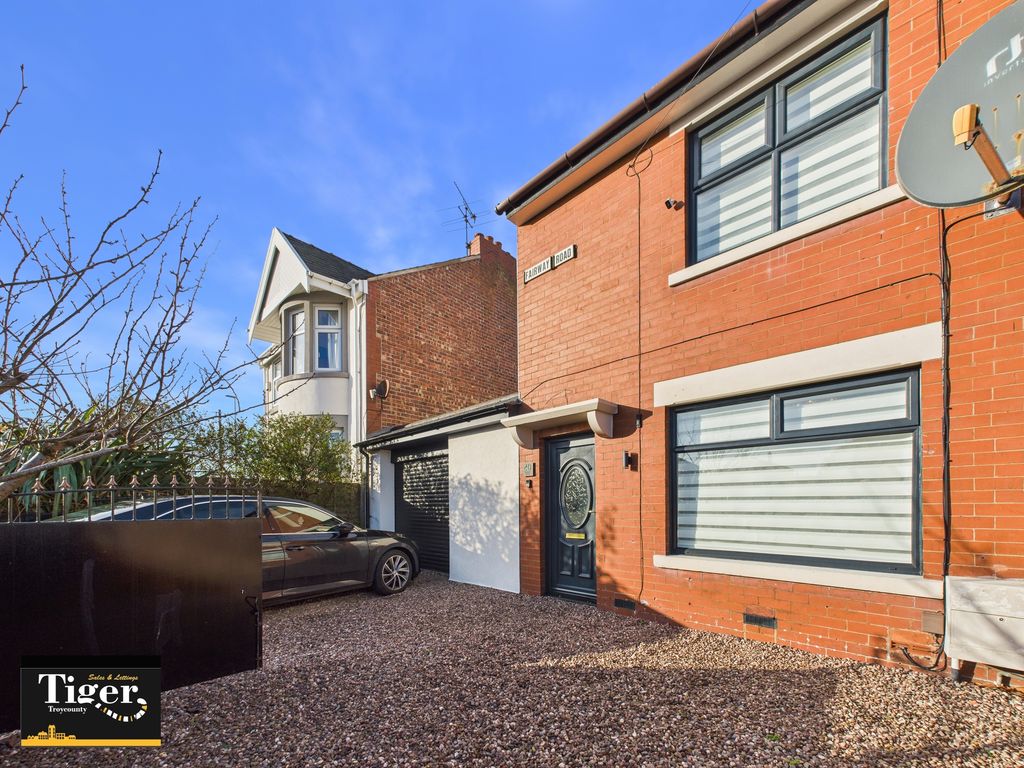 Property photo 2 of 25 Cam03440G0-Pr0505-Still017