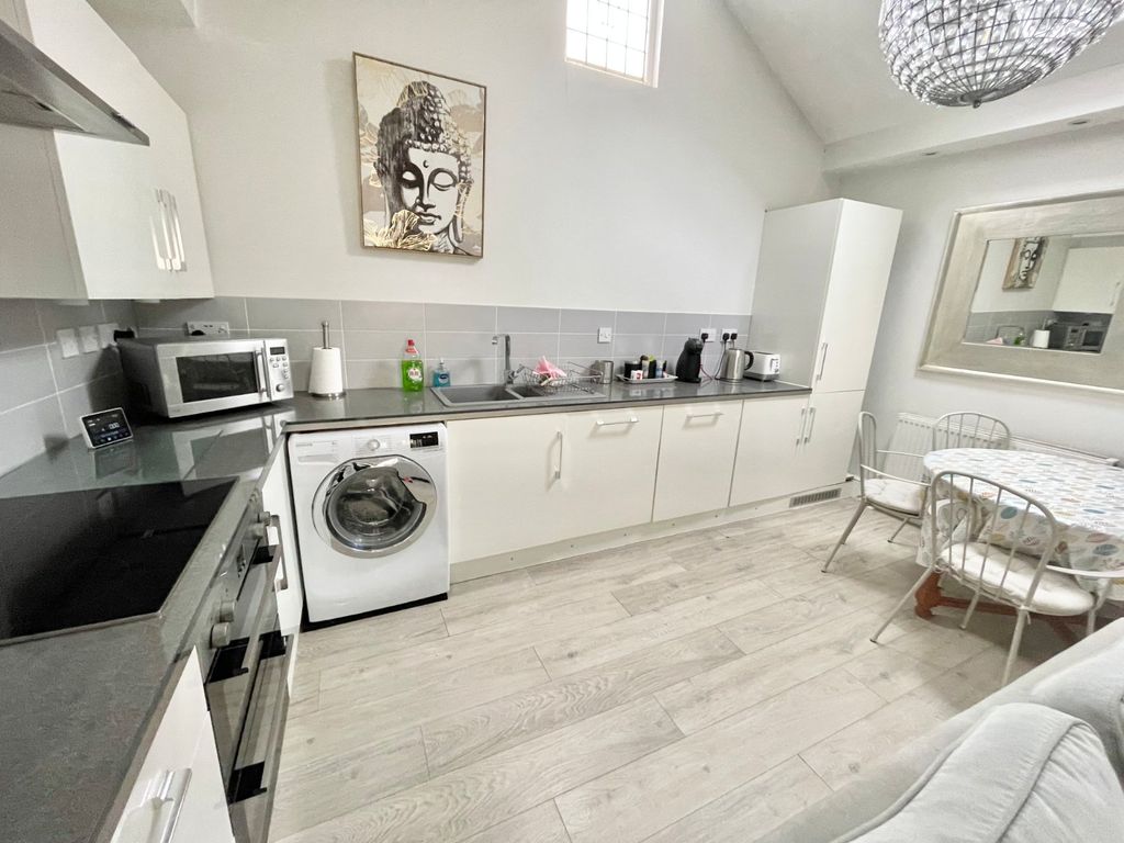 Property photo 3 of 11 Picture 3