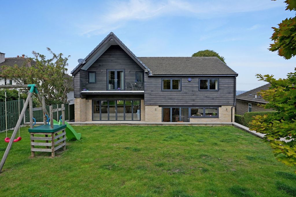 Property photo 2 of 65