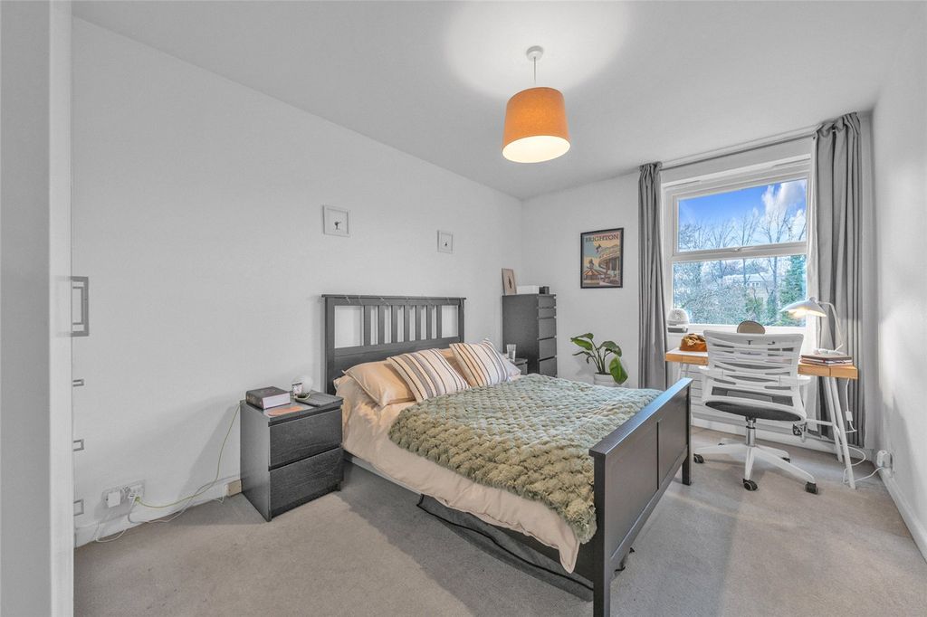 Property photo 2 of 12 Picture No. 20