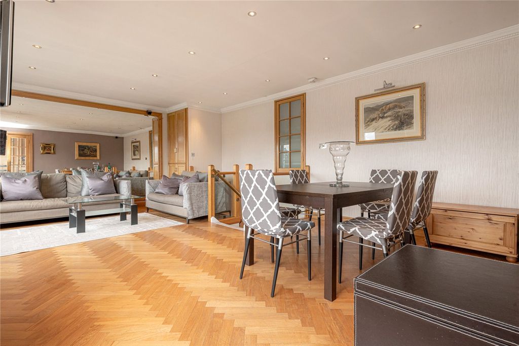 Property photo 2 of 34 Picture No. 22