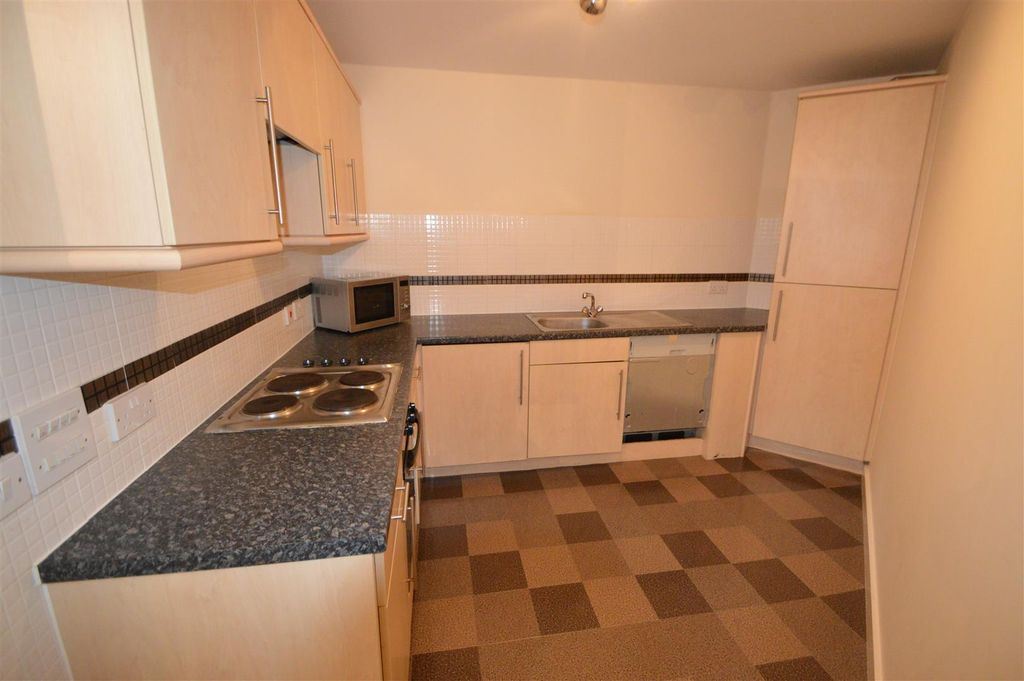 Property photo 3 of 6