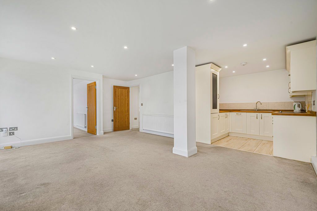 Property photo 3 of 15 Photo 6
