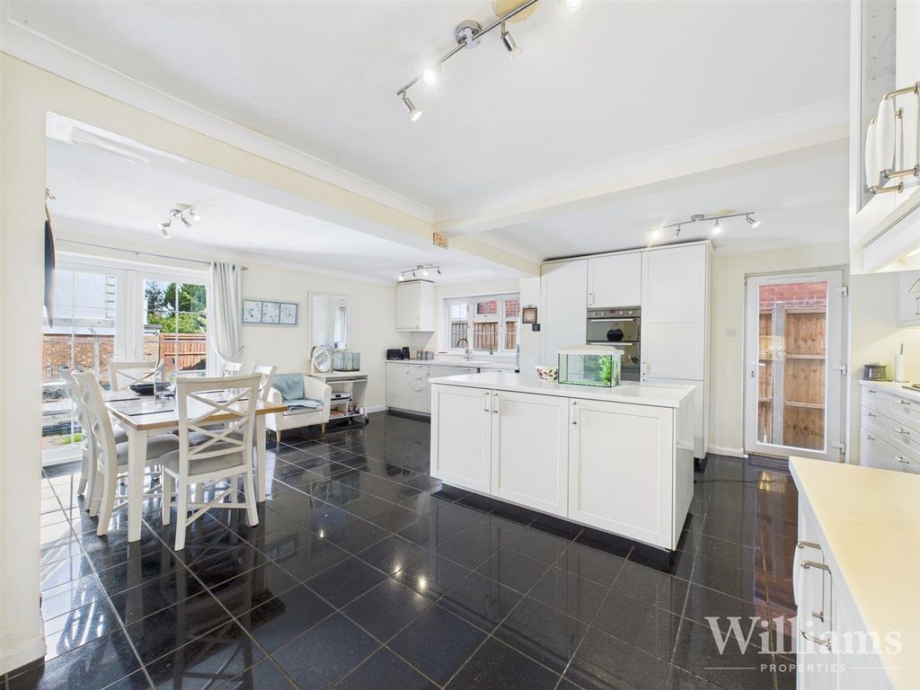 Property photo 2 of 19 Cam02861G0-Pr0484-Still015.Jpg