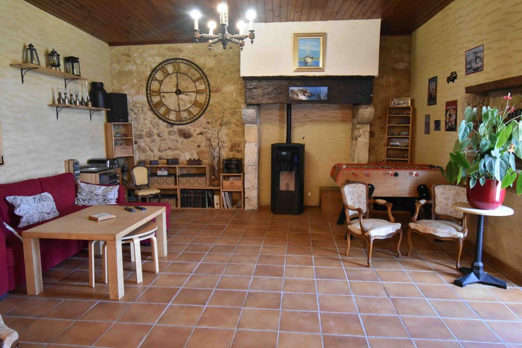 Property photo 2 of 24