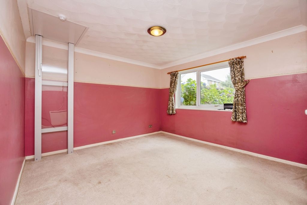 Property photo 2 of 17 Photo