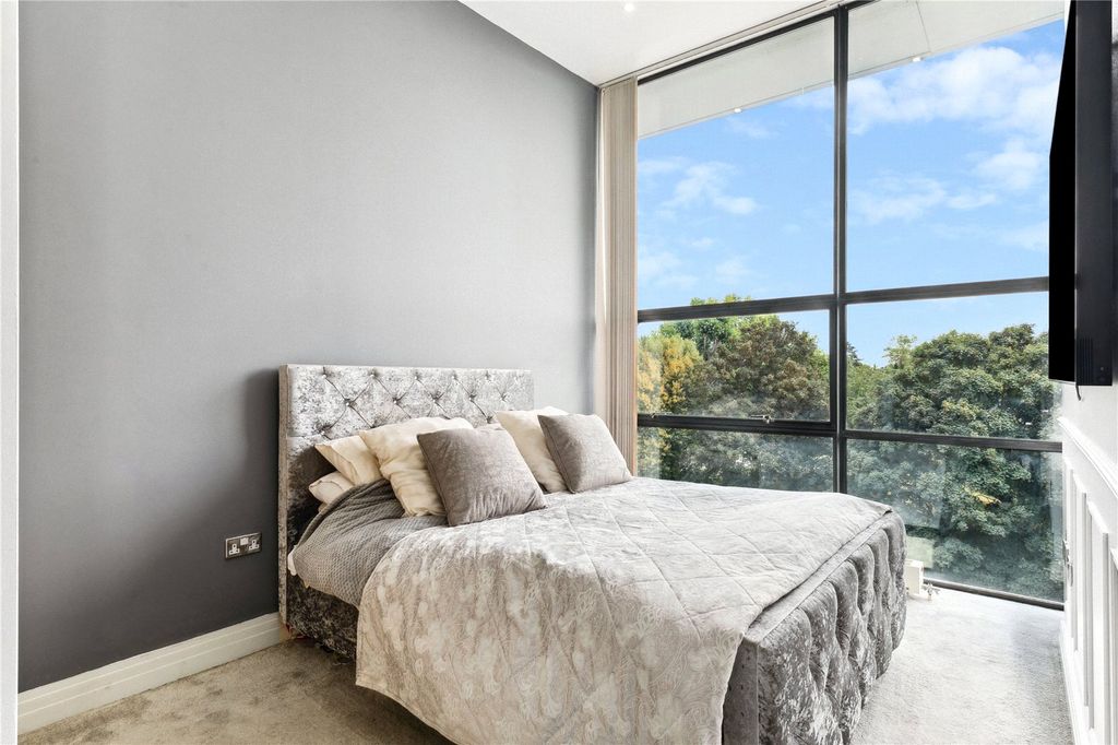 Property photo 3 of 16 Picture No. 18