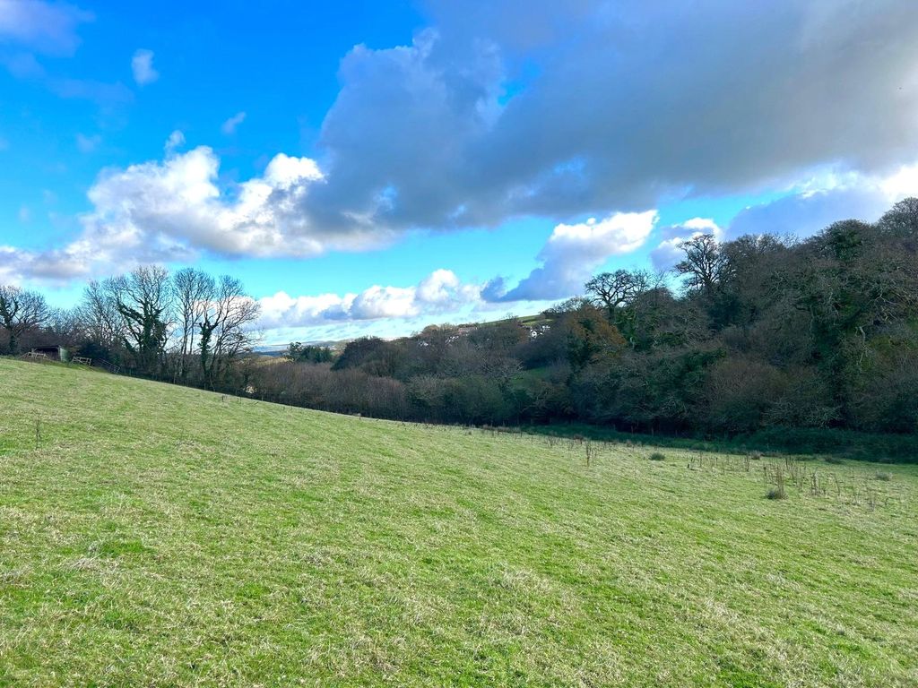 Property photo 2 of 9 Picture No. 01