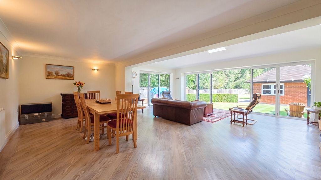 Property photo 2 of 26 5309763
