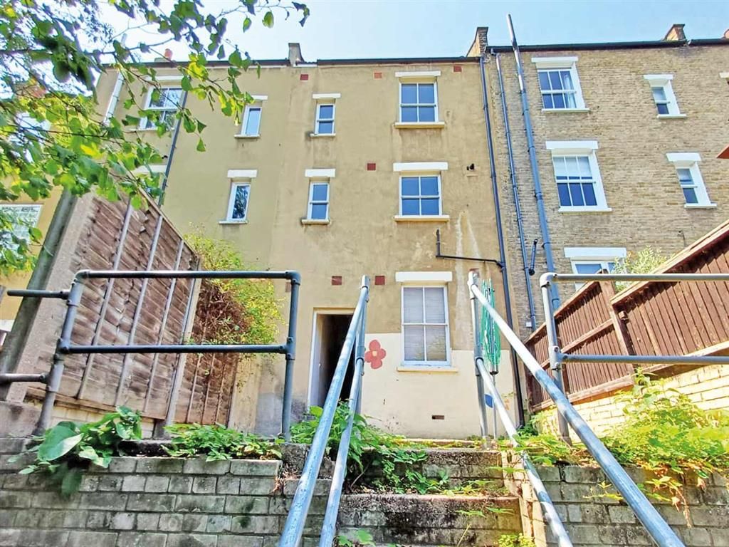 Property photo 1 of 5