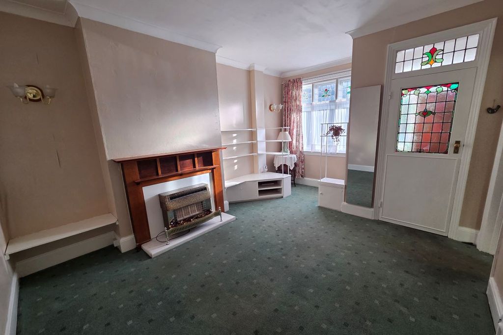 Property photo 3 of 35