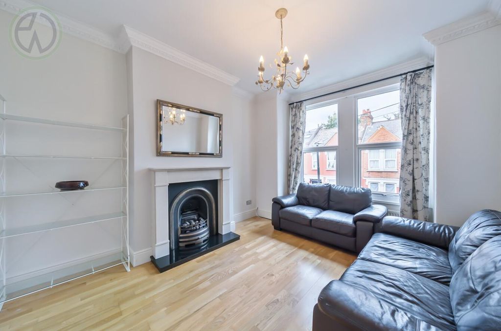 Property photo 2 of 13 750446A8-Bce6-4Bee-89F5-3Df21c16A16E.Jpg