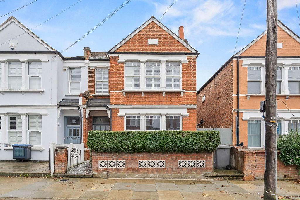 Property photo 2 of 18