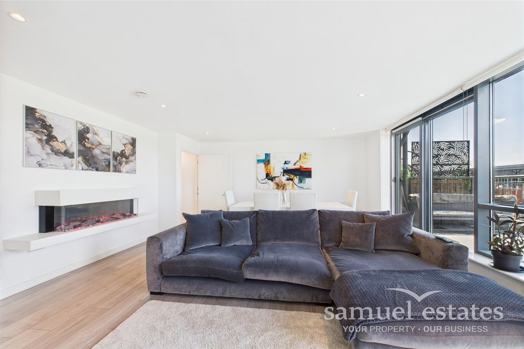 Property photo 1 of 11 (Main)